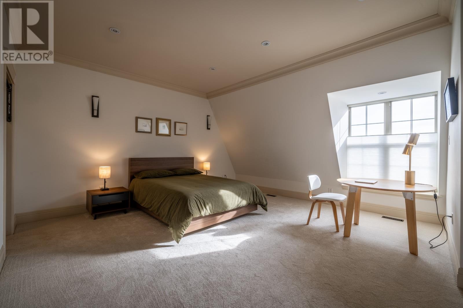 24 King Edward Place - 22