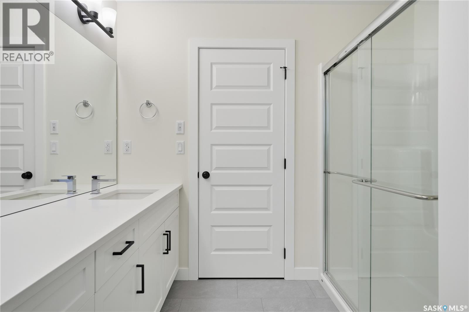 692 Nazarali LANE - 24