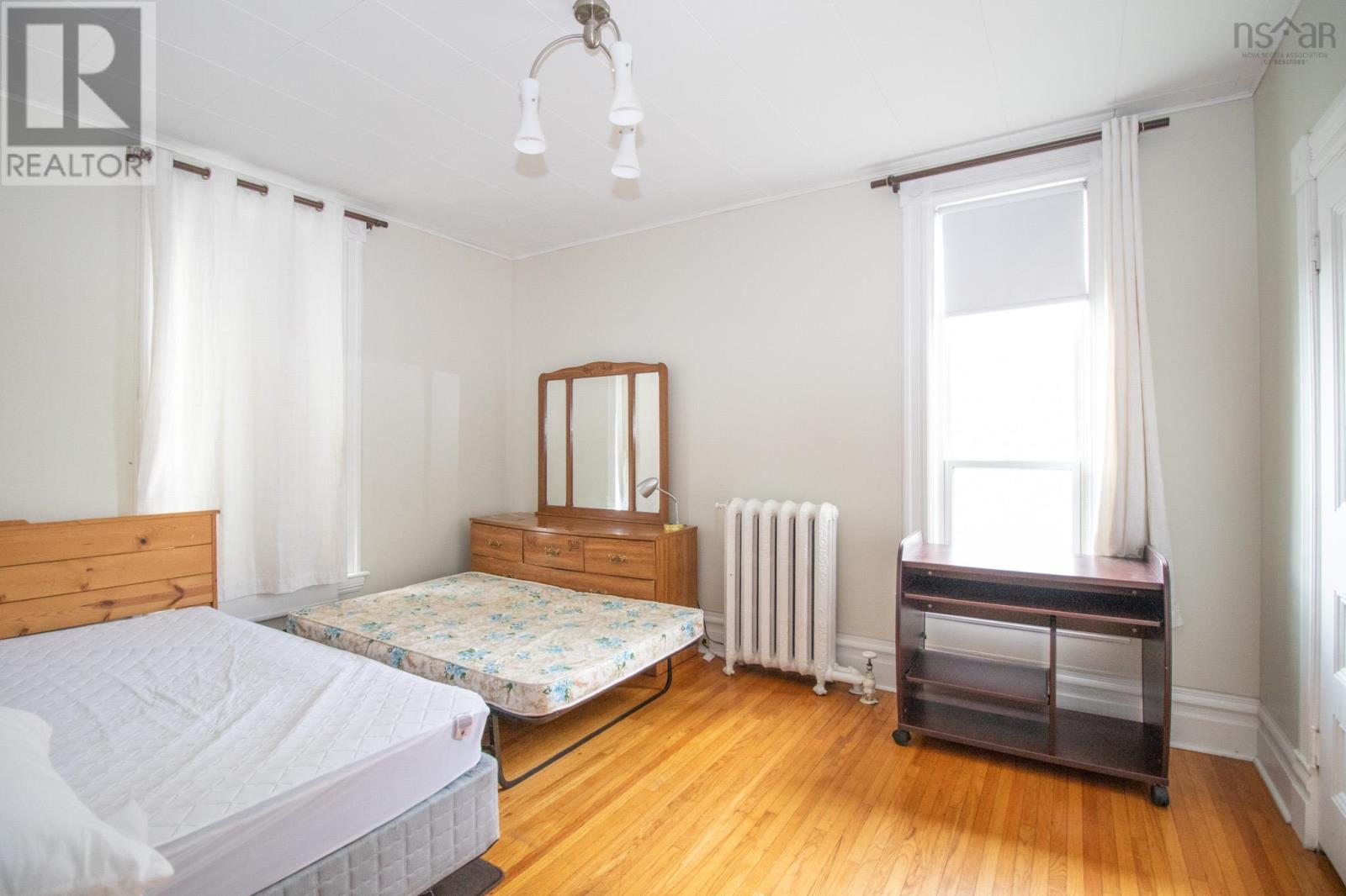 118 Kings Road - 25