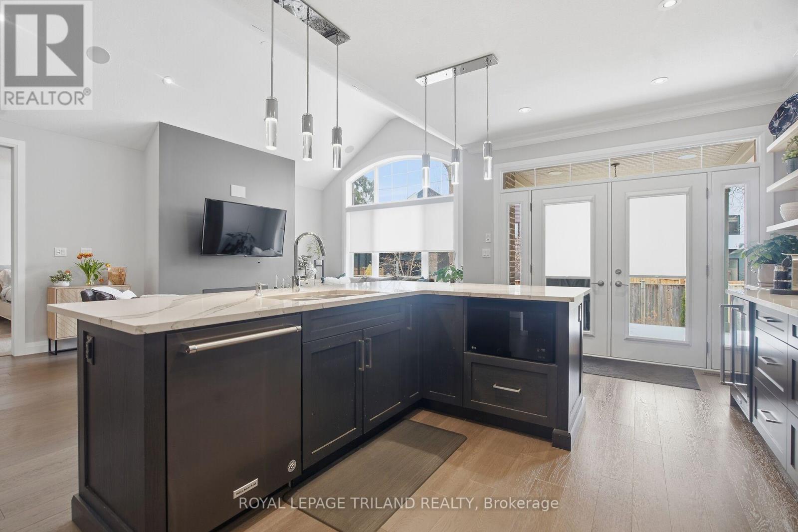 #46 1205 RIVERSIDE DRIVE - 20