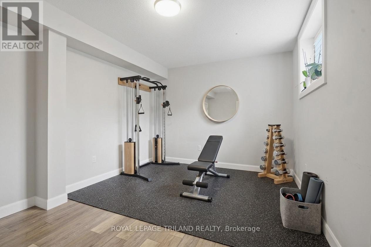 #46 1205 RIVERSIDE DRIVE - 28