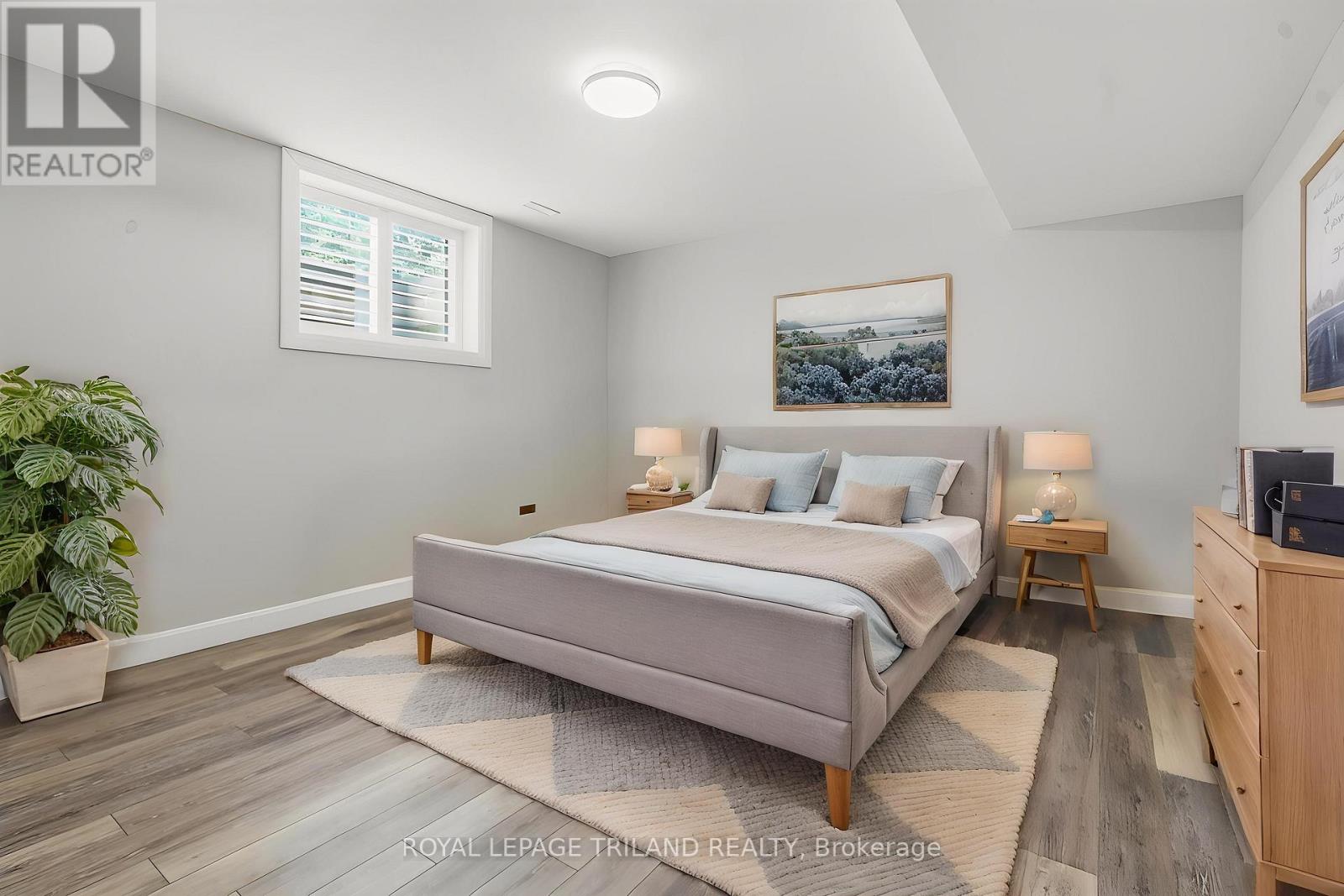 #46 1205 RIVERSIDE DRIVE - 32