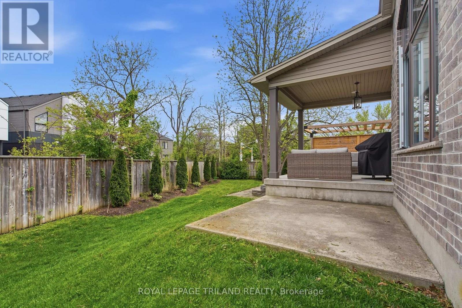 #46 1205 RIVERSIDE DRIVE - 35