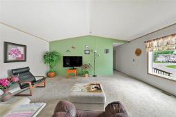 22 Country Club Drive, Sanford, MB R0G2J0 Photo 8