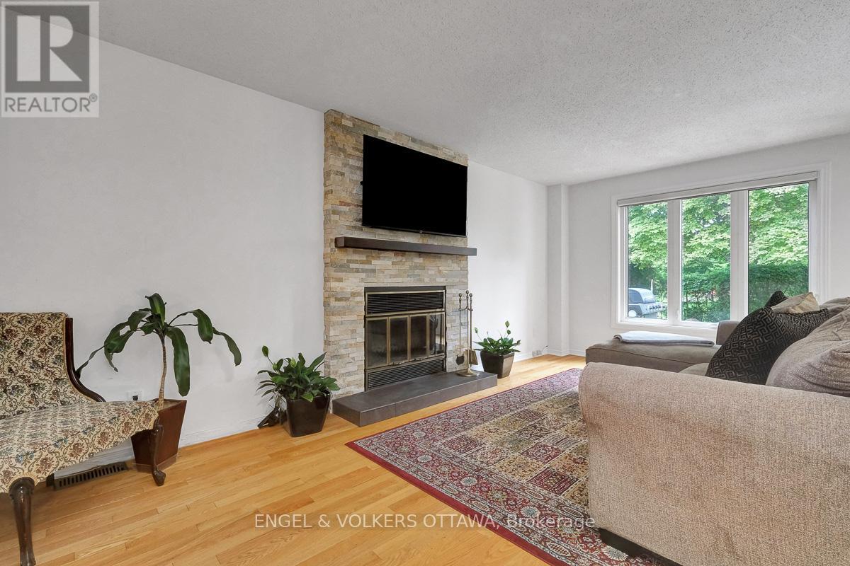 5 Bed, 4 Bath House for Sale in Ottawa – 1965 DU CLAIRVAUX ROAD, Ottawa – MLS# X13454486 - Image 17