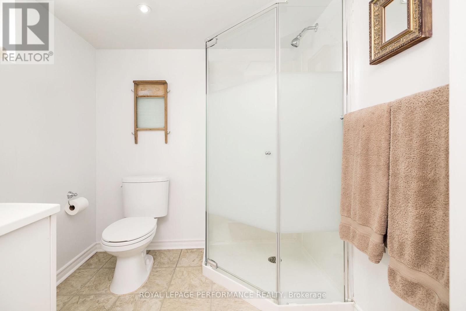 3 Bed, 2 Bath House for Sale in Ottawa – 571 CHURCHILL AVENUE N, Ottawa – MLS# X13454506 - Image 28