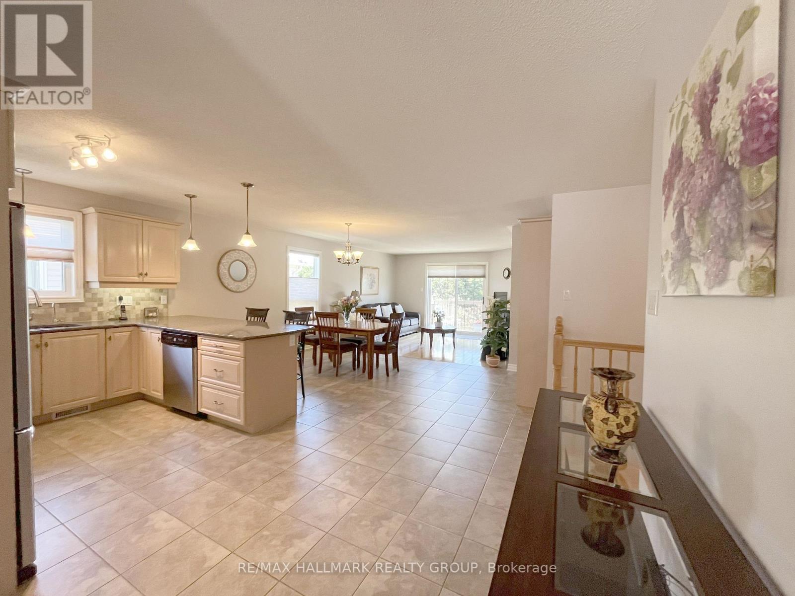 406 VAN DUSEN STREET N - 17