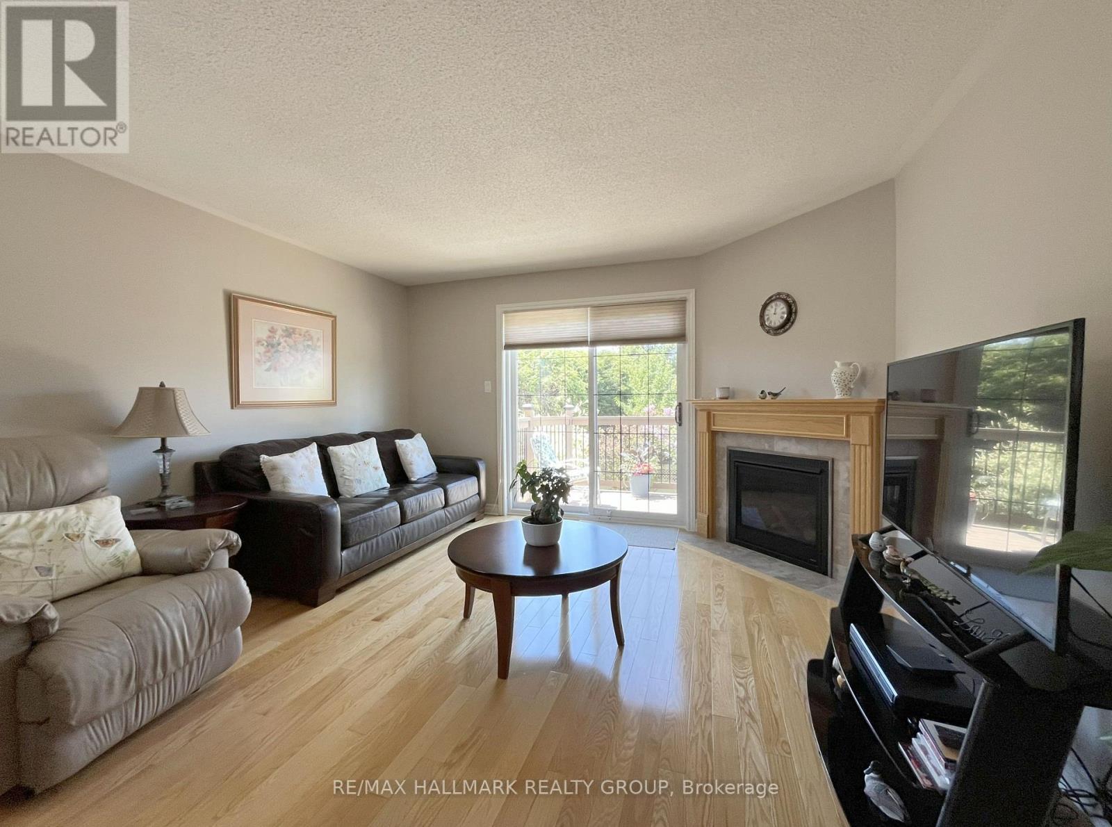 406 VAN DUSEN STREET N - 24