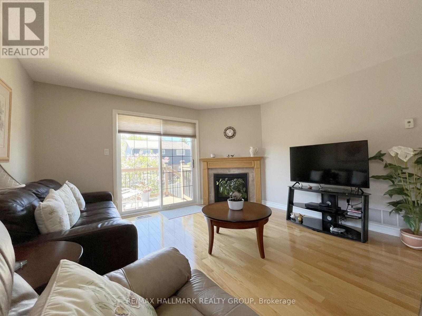 406 VAN DUSEN STREET N - 25