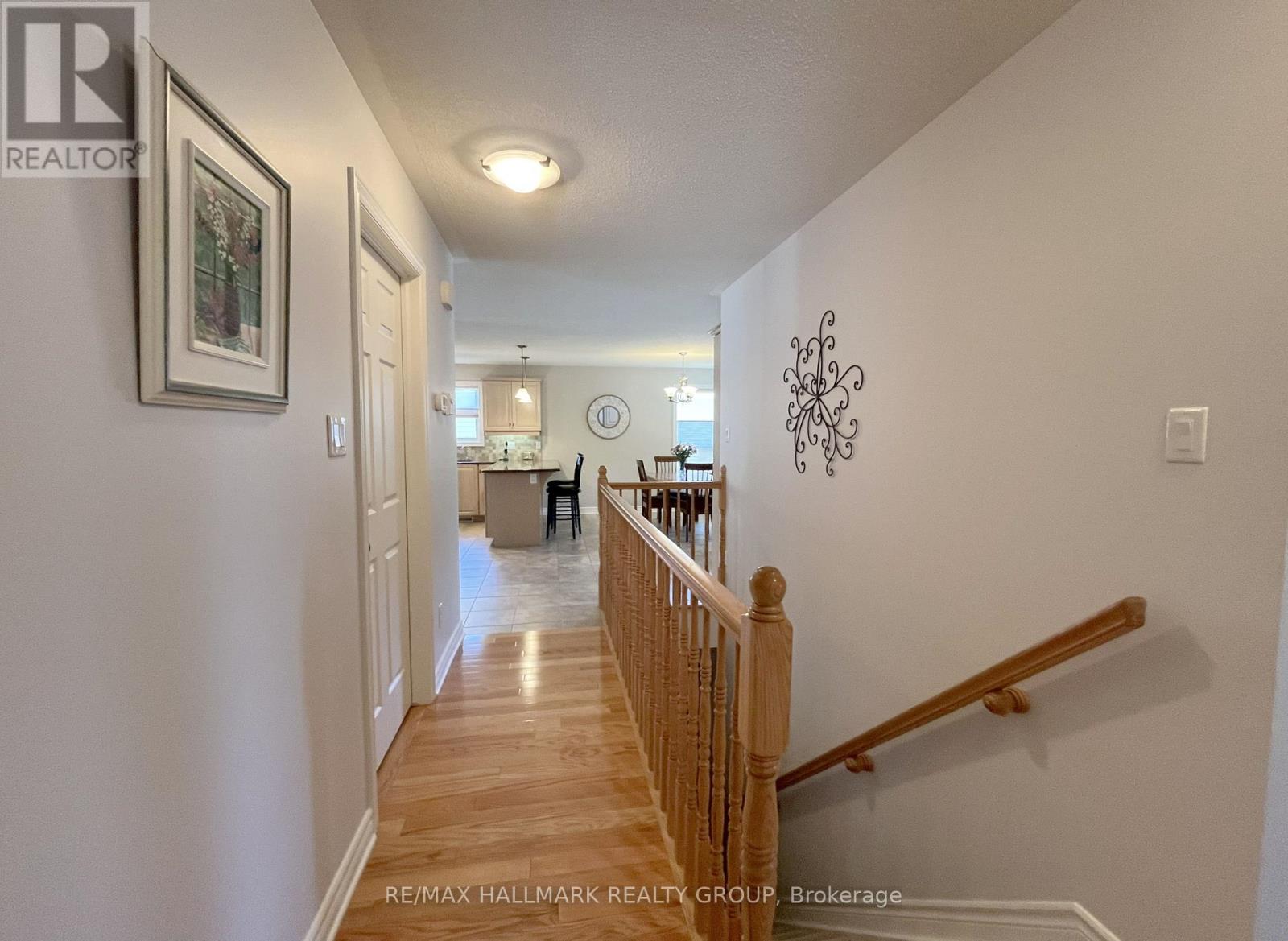 406 VAN DUSEN STREET N - 26