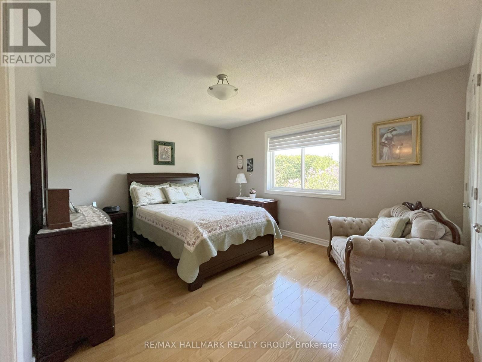 406 VAN DUSEN STREET N - 27