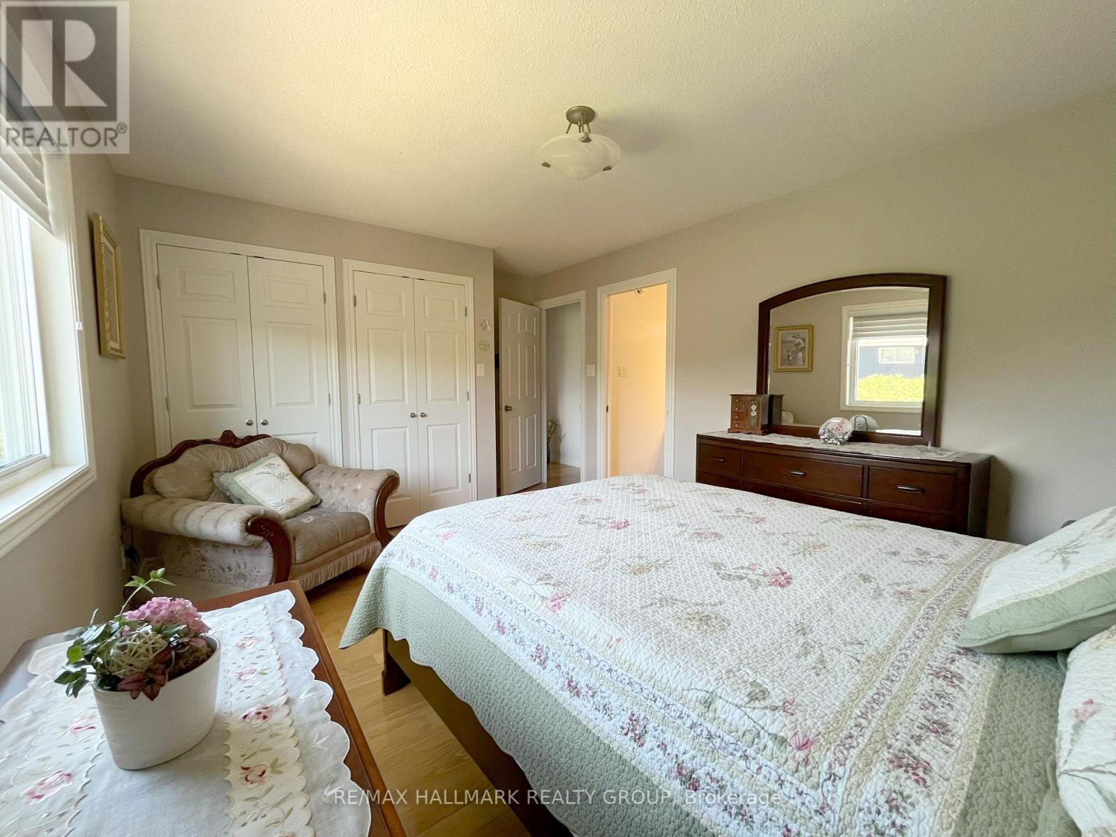 406 VAN DUSEN STREET N - 29