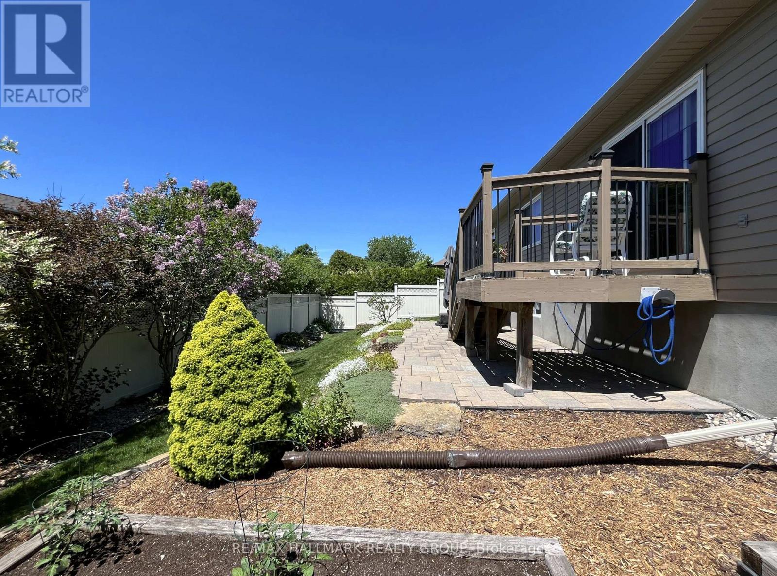 406 VAN DUSEN STREET N - 41