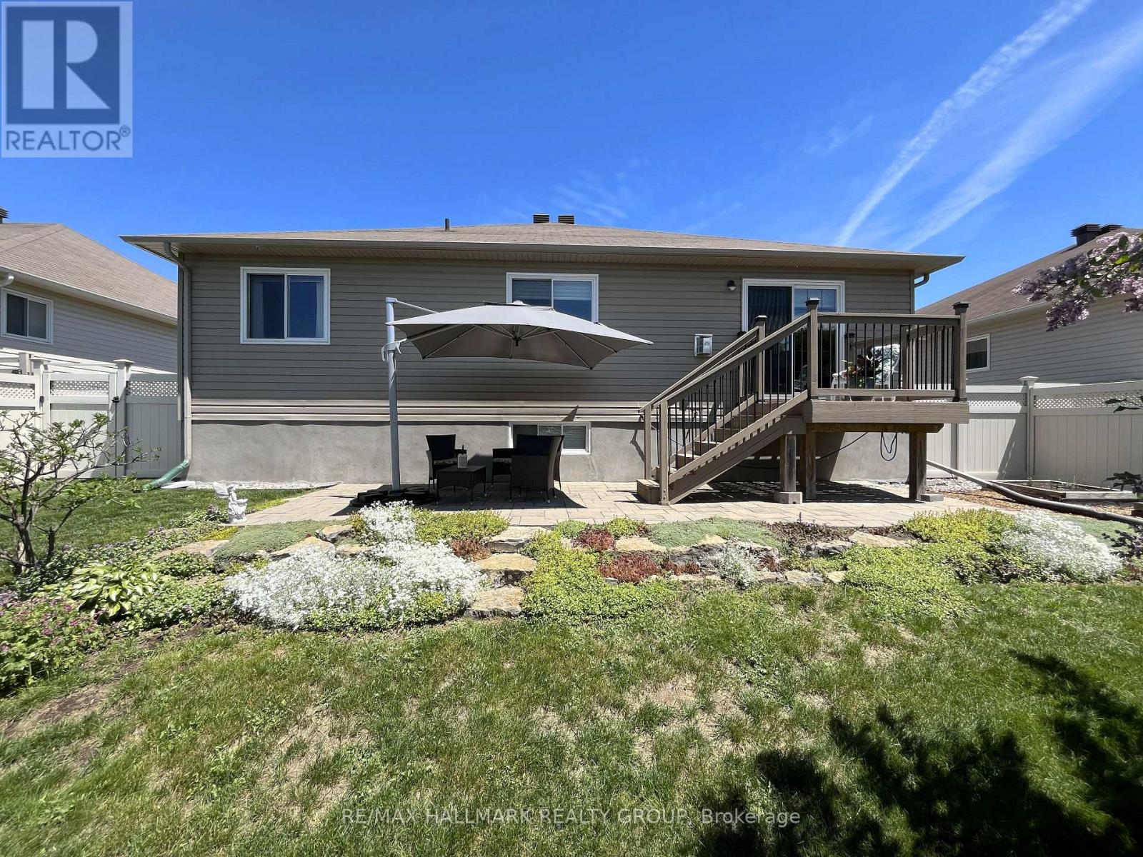 406 VAN DUSEN STREET N - 42