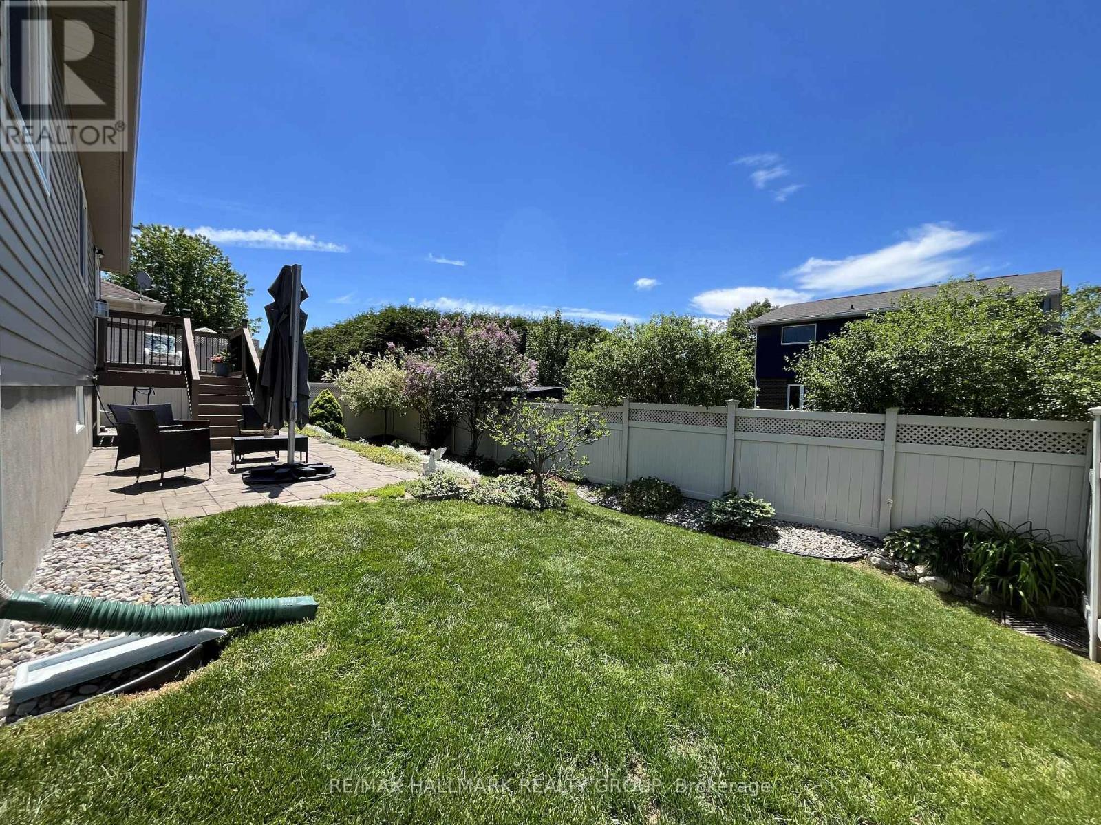 406 VAN DUSEN STREET N - 43