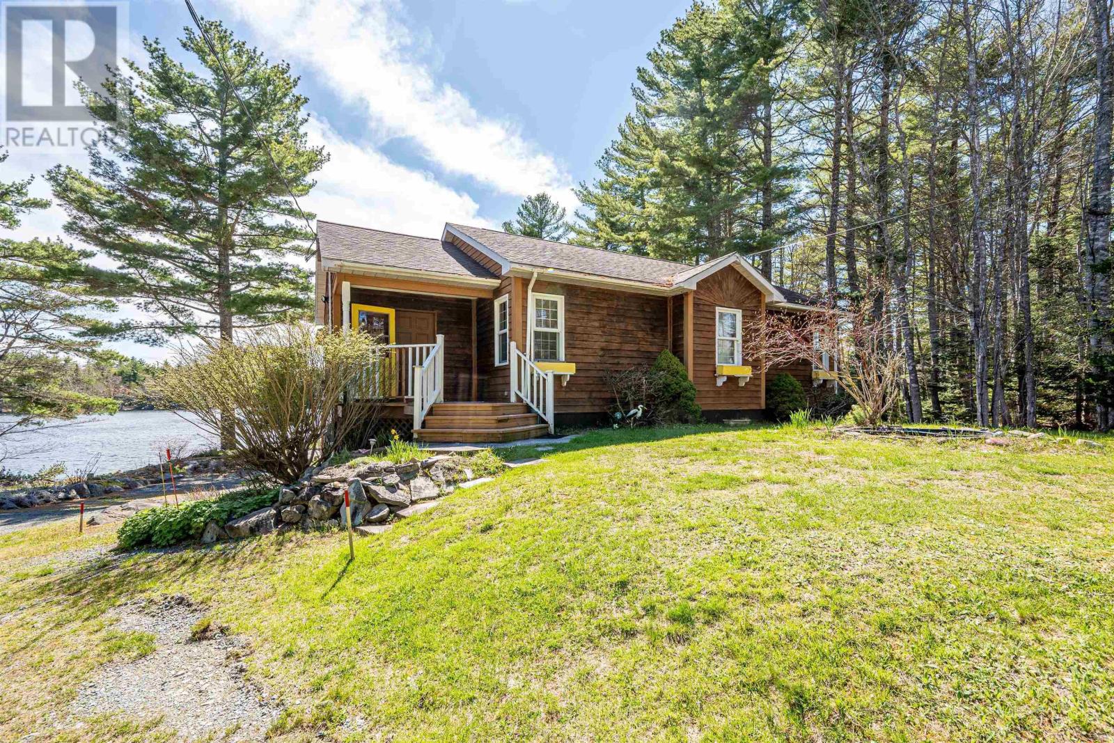 1471 Medway River Road - 2