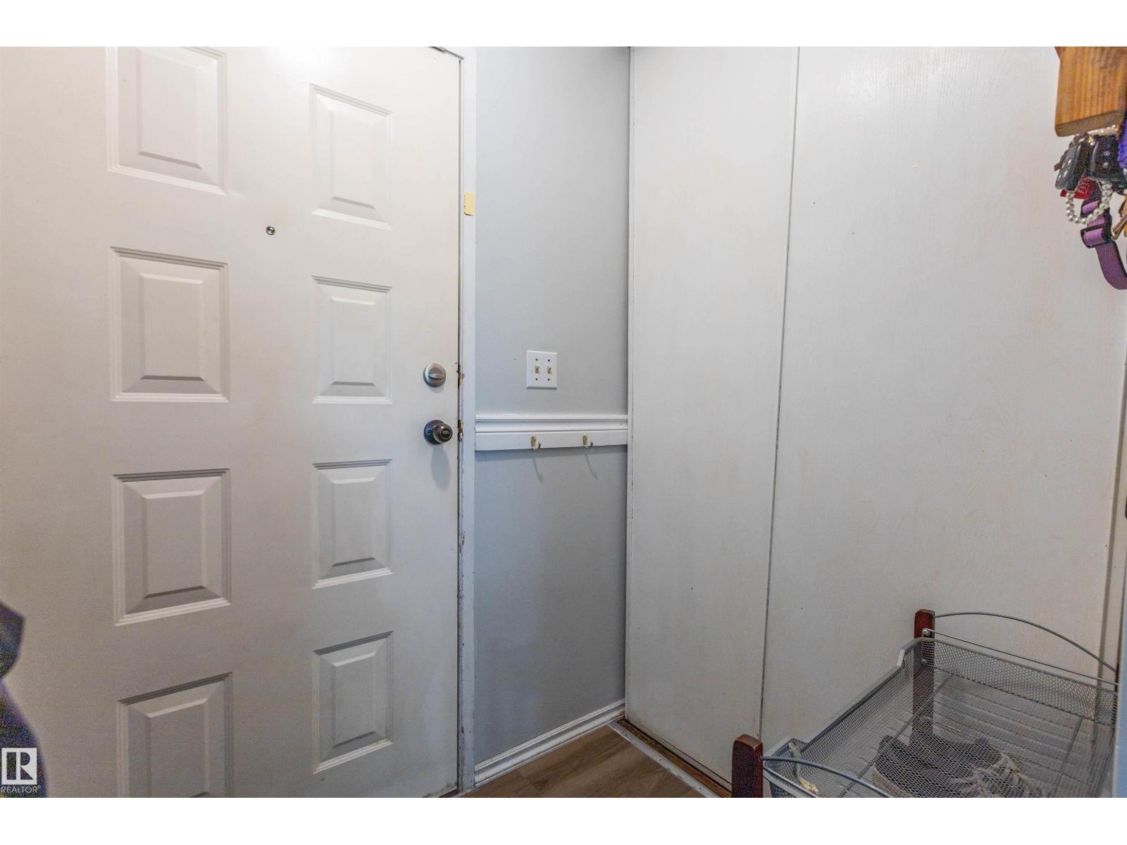 10722 98 AV - photo 3
