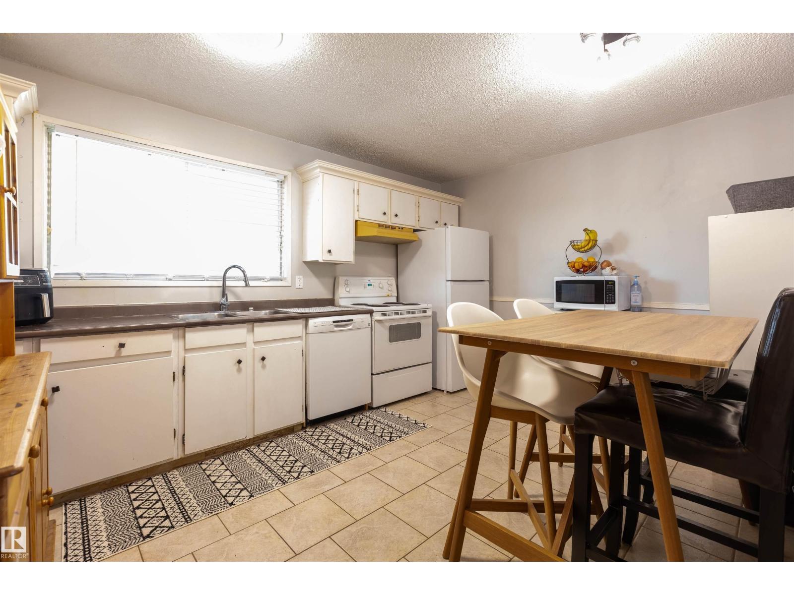 10722 98 AV — photo 7