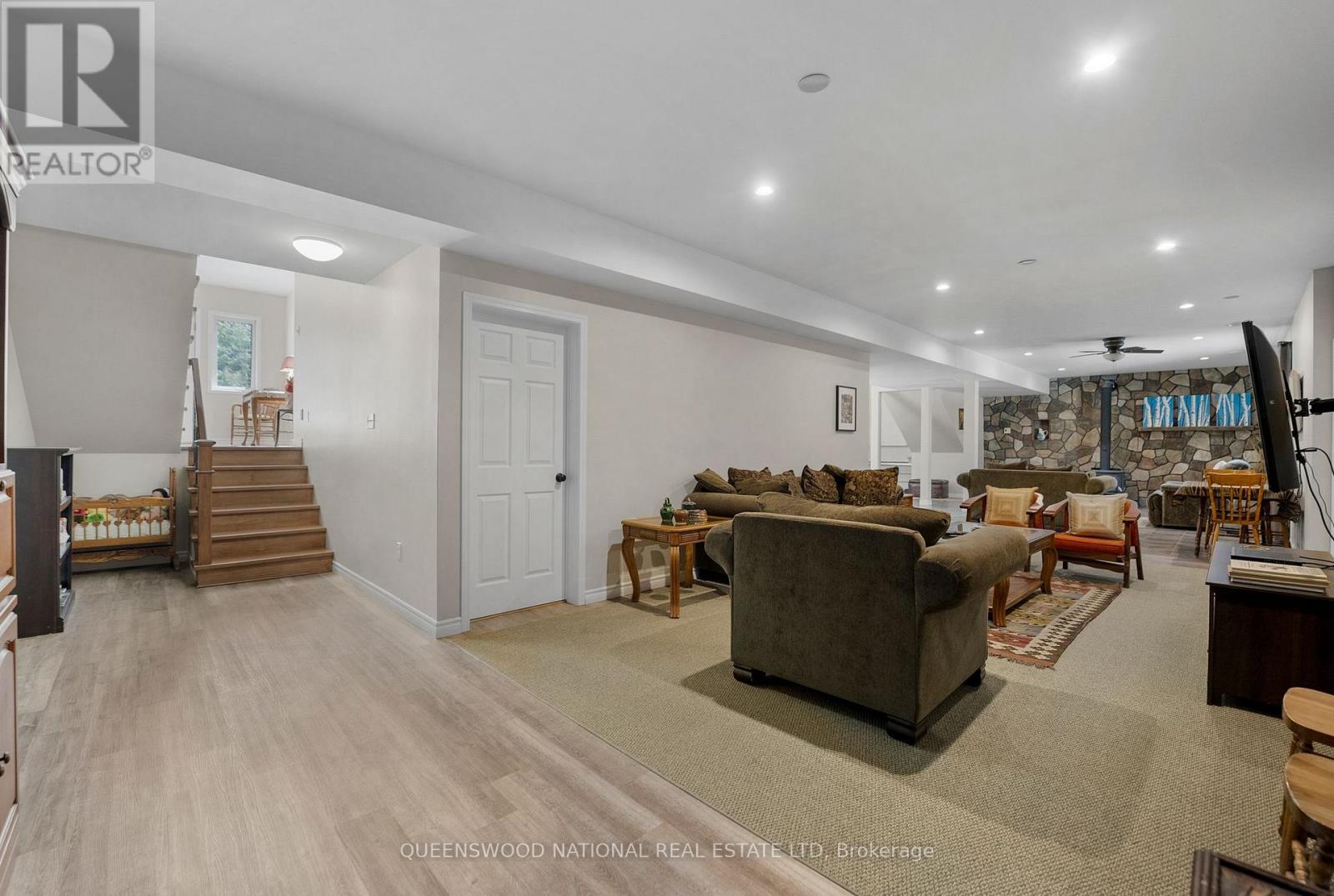 42125 COMBERMERE ROAD NE - 27