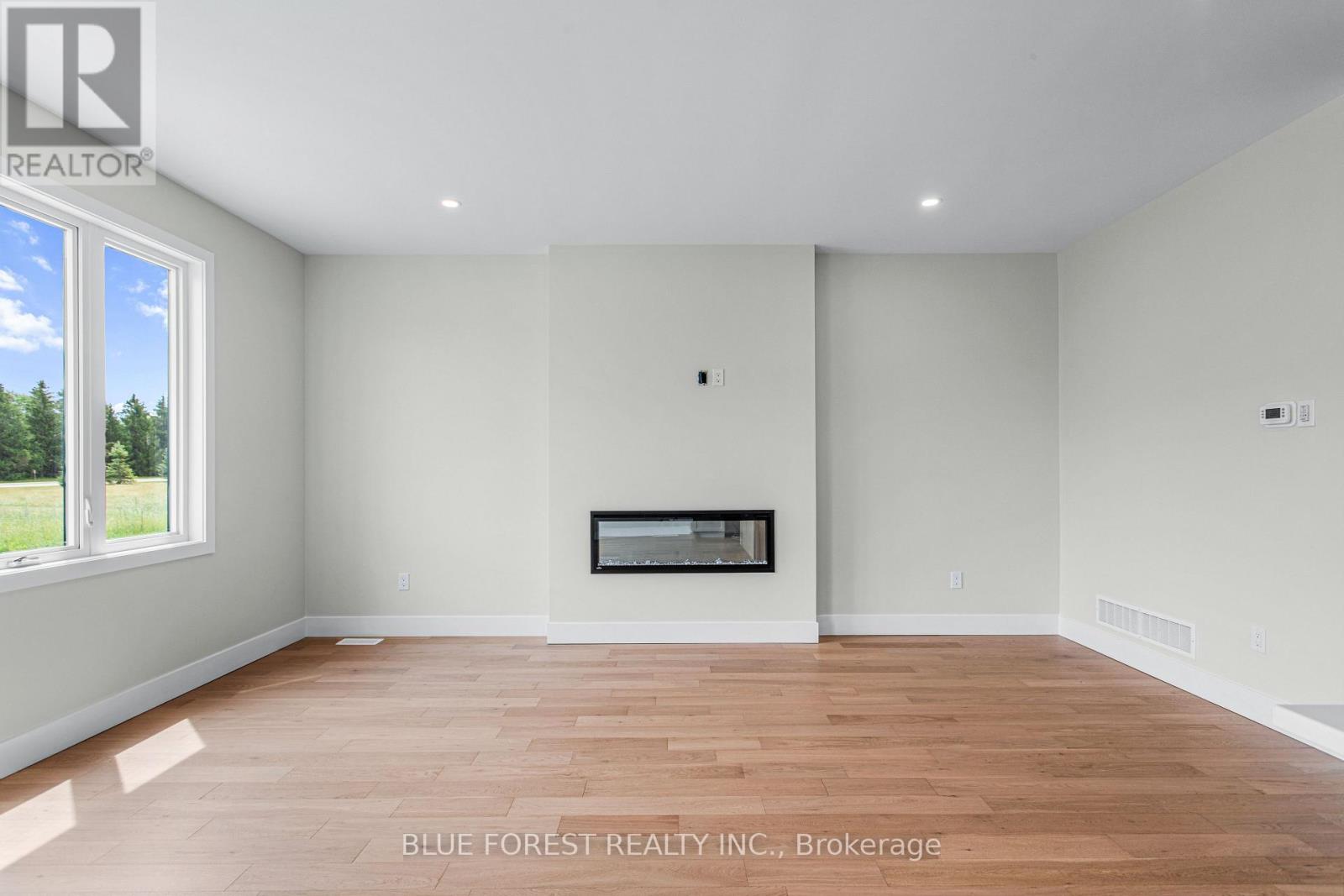 255 MCTAVISH STREET - 17