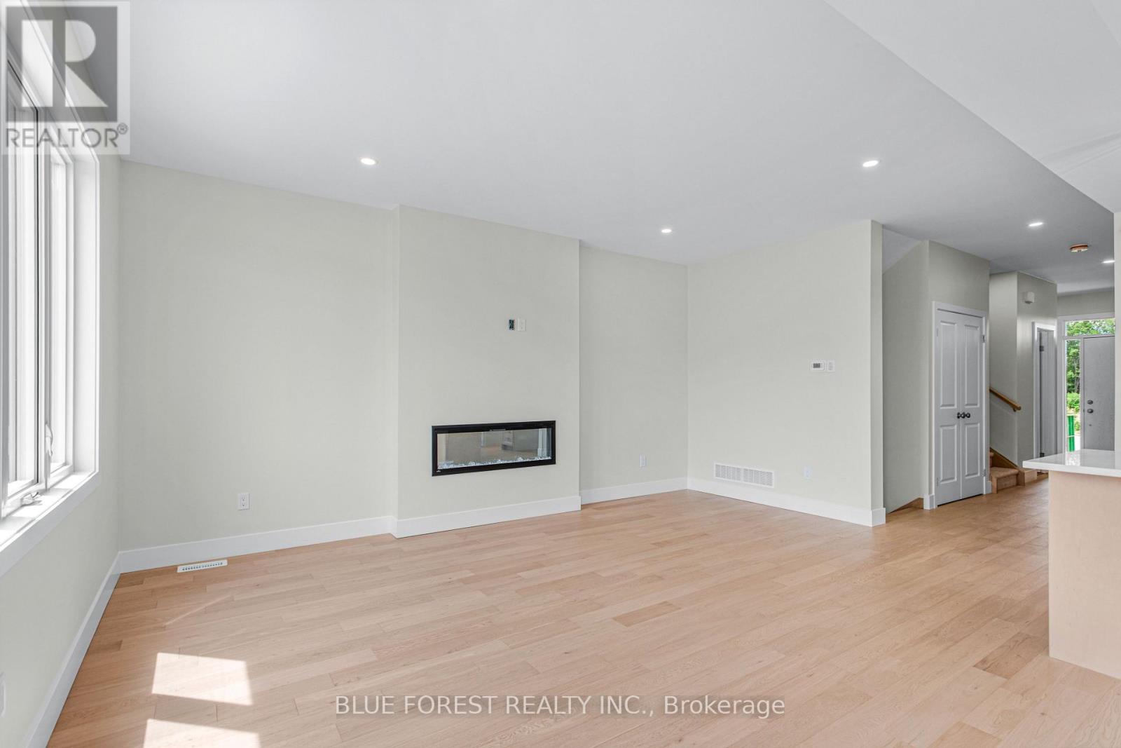 255 MCTAVISH STREET - 18