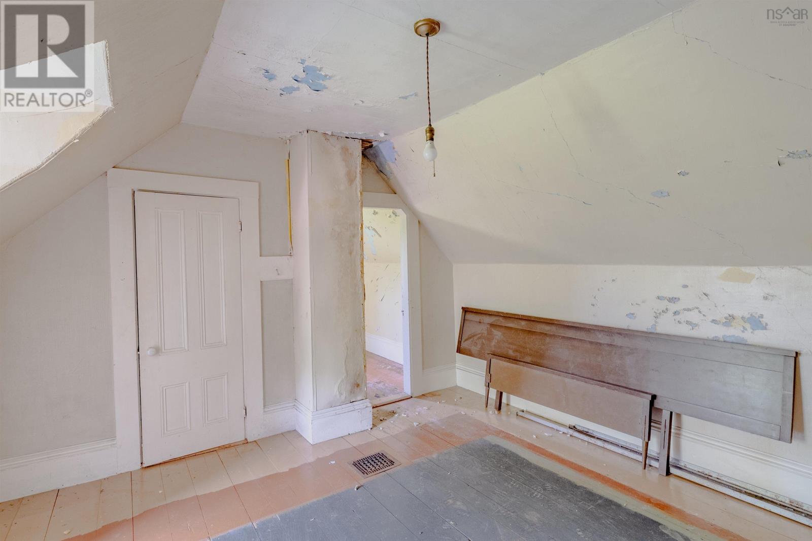 1554 Shore Road - 32