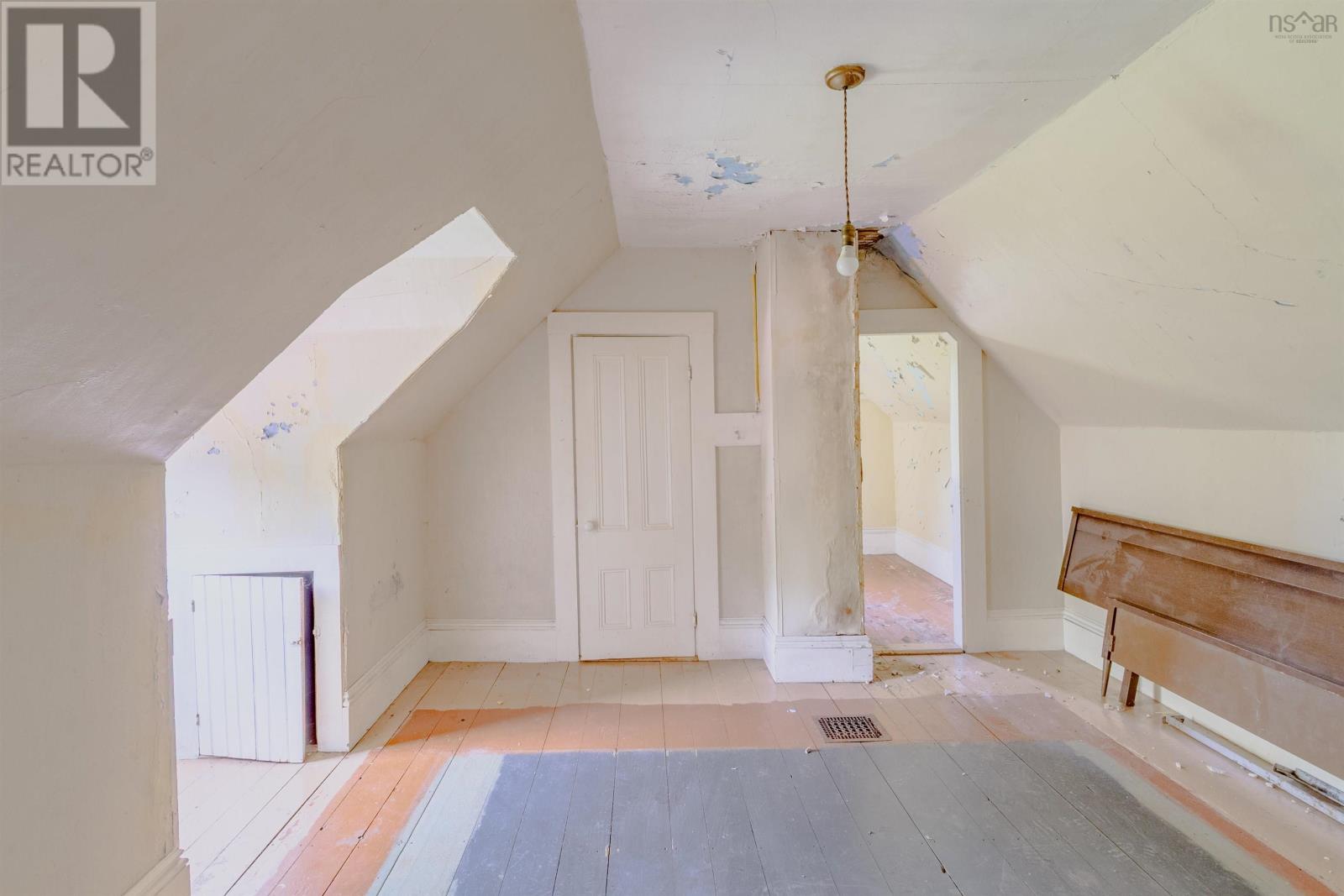 1554 Shore Road - 31