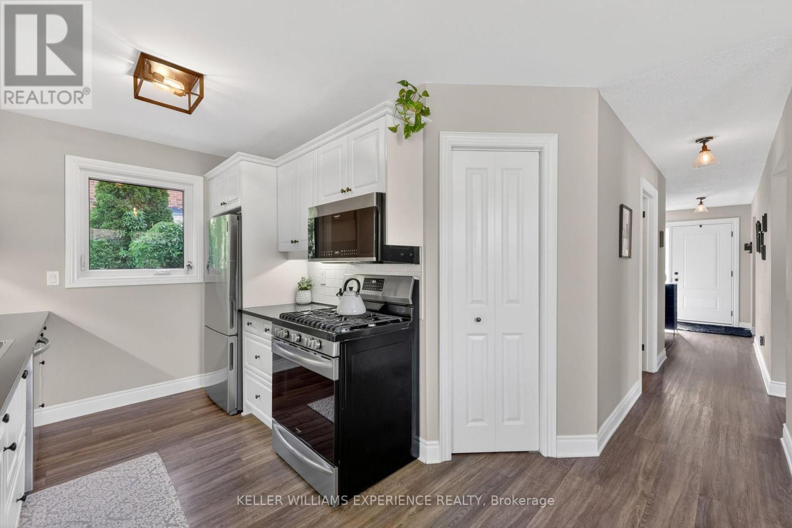 315 HEMLOCK DRIVE - 10