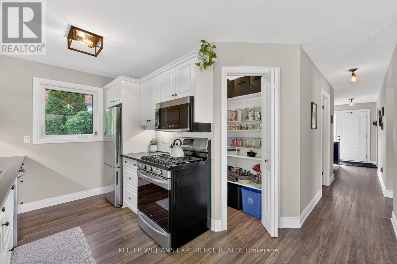 315 HEMLOCK DRIVE - 12