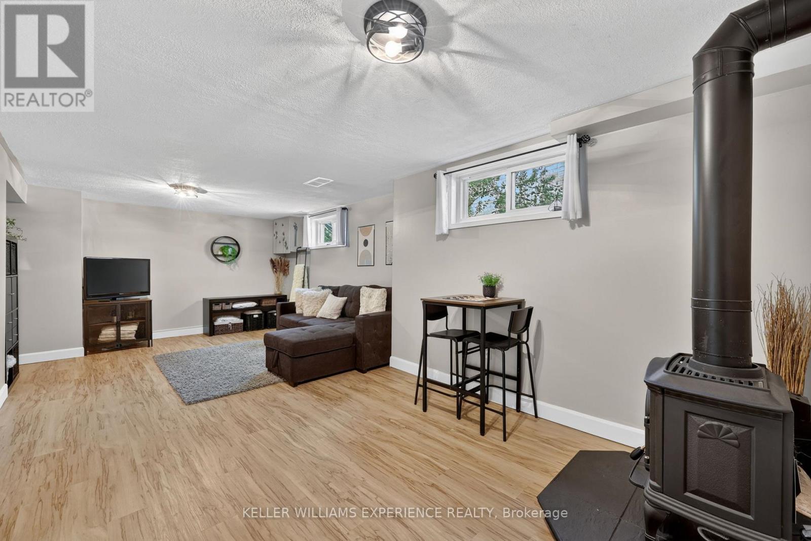 315 HEMLOCK DRIVE - 26