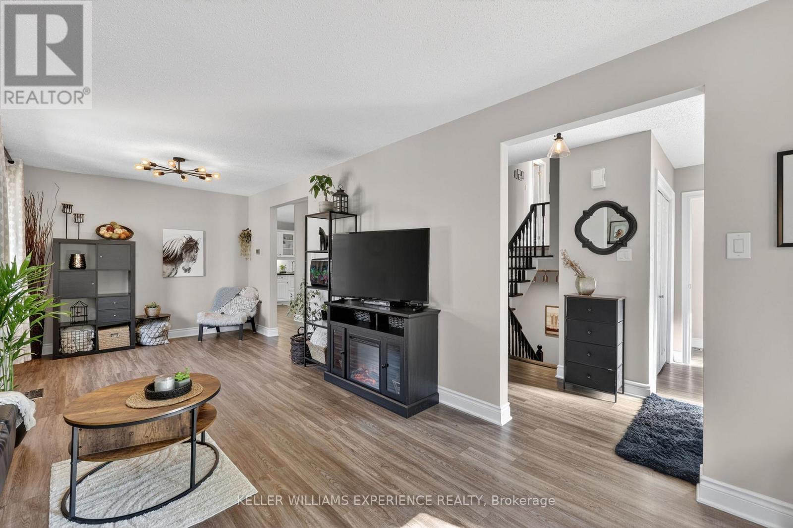 315 HEMLOCK DRIVE - 6