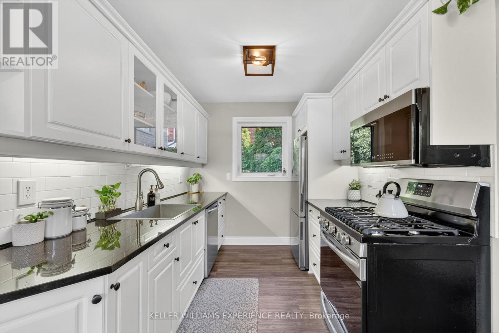 315 HEMLOCK DRIVE - 8