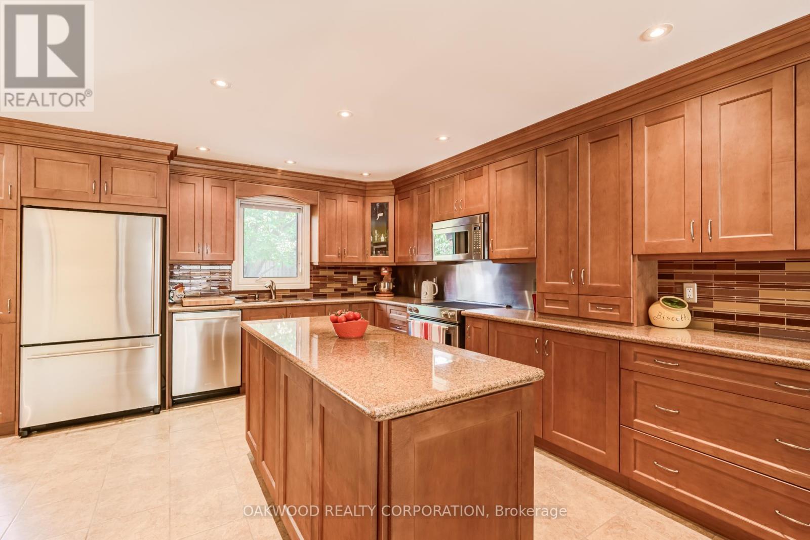 486 GREENOCK DRIVE - 10