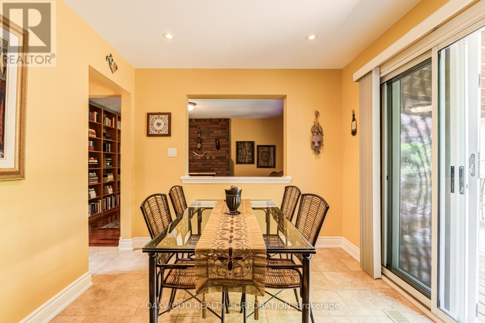 486 GREENOCK DRIVE - 13