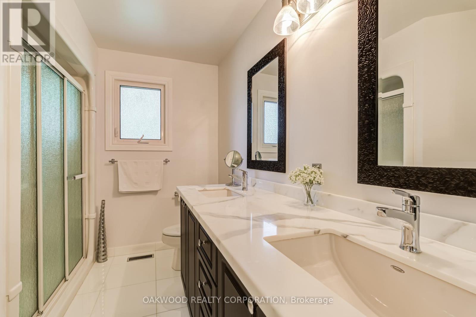 486 GREENOCK DRIVE - 21