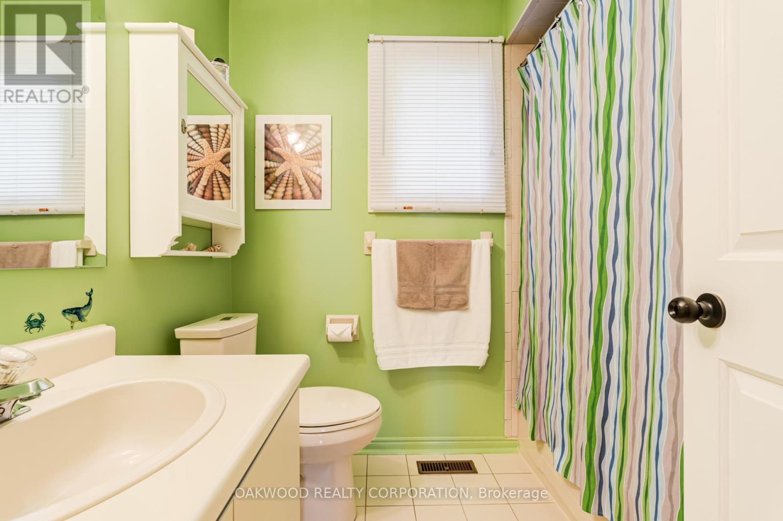 486 GREENOCK DRIVE - 22