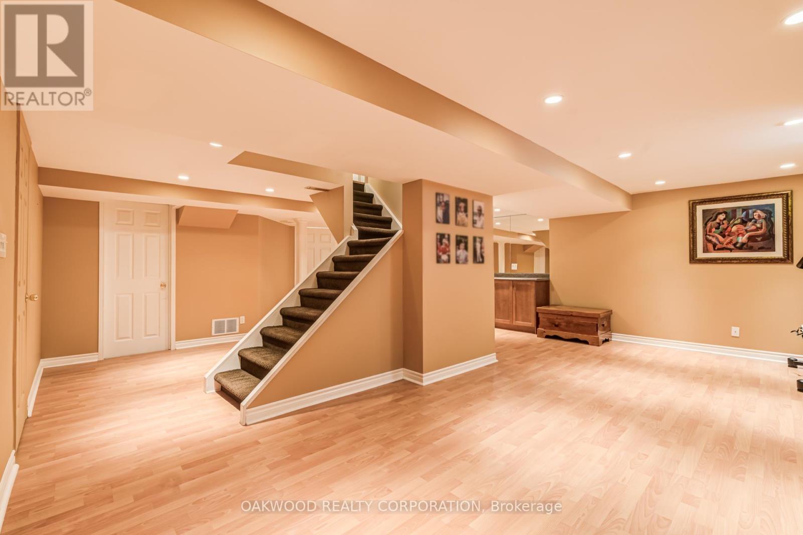 486 GREENOCK DRIVE - 27