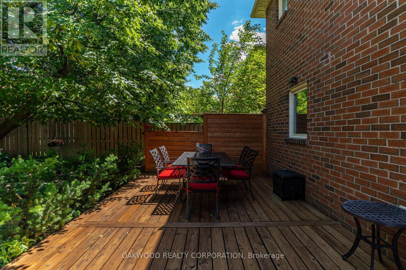 486 GREENOCK DRIVE - 36