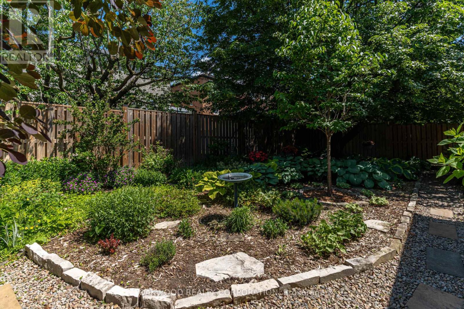 486 GREENOCK DRIVE - 40