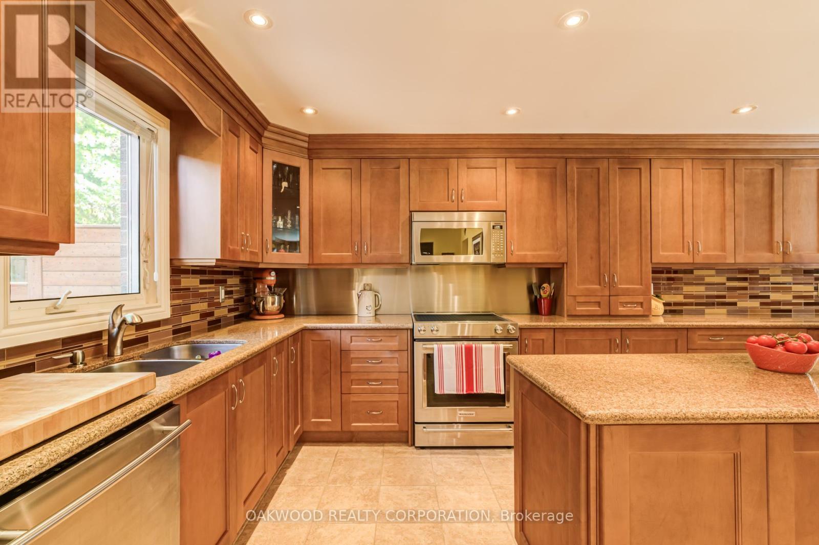 486 GREENOCK DRIVE - 8