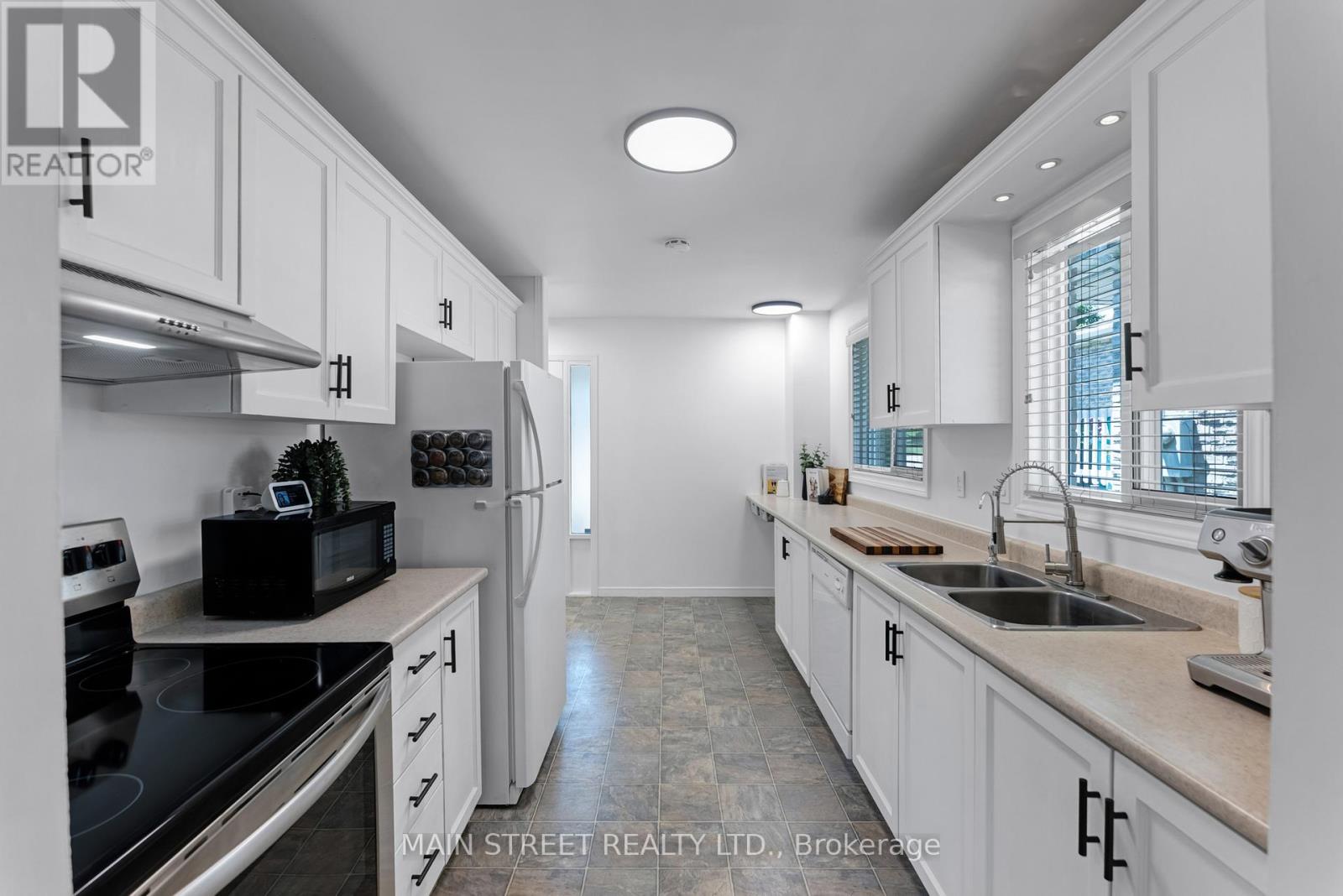203 COLBORNE STREET - 10