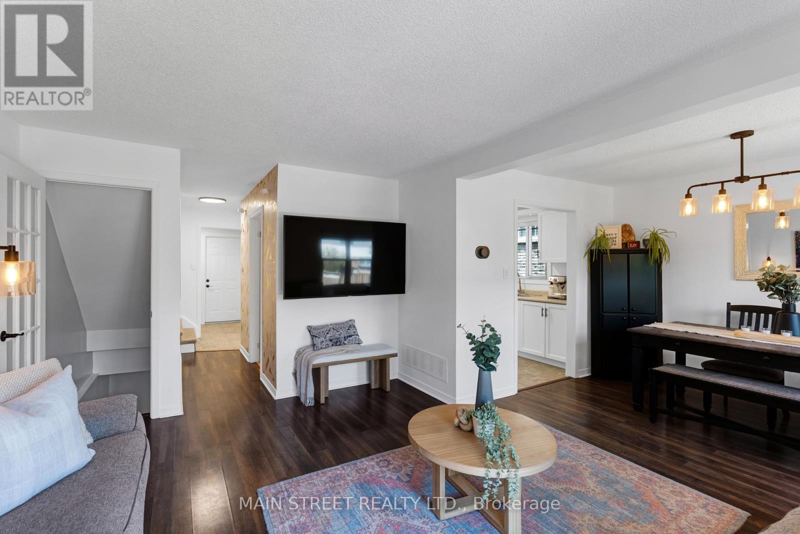 203 COLBORNE STREET - 17