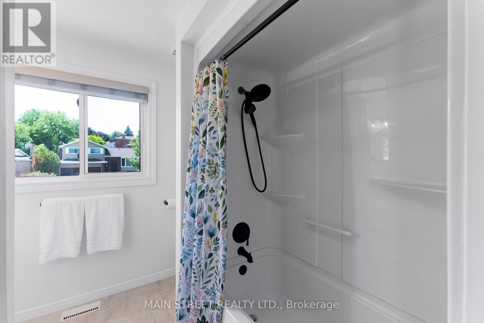 203 COLBORNE STREET - 29