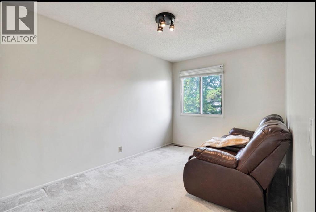 Bonus room/Den