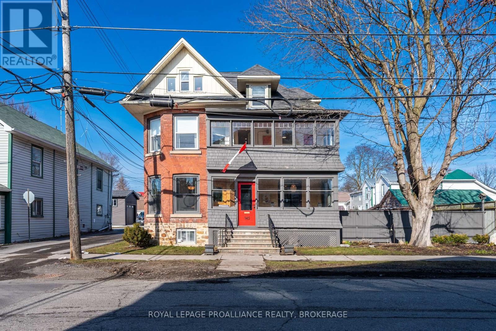 145 CHARLES STREET N - 1