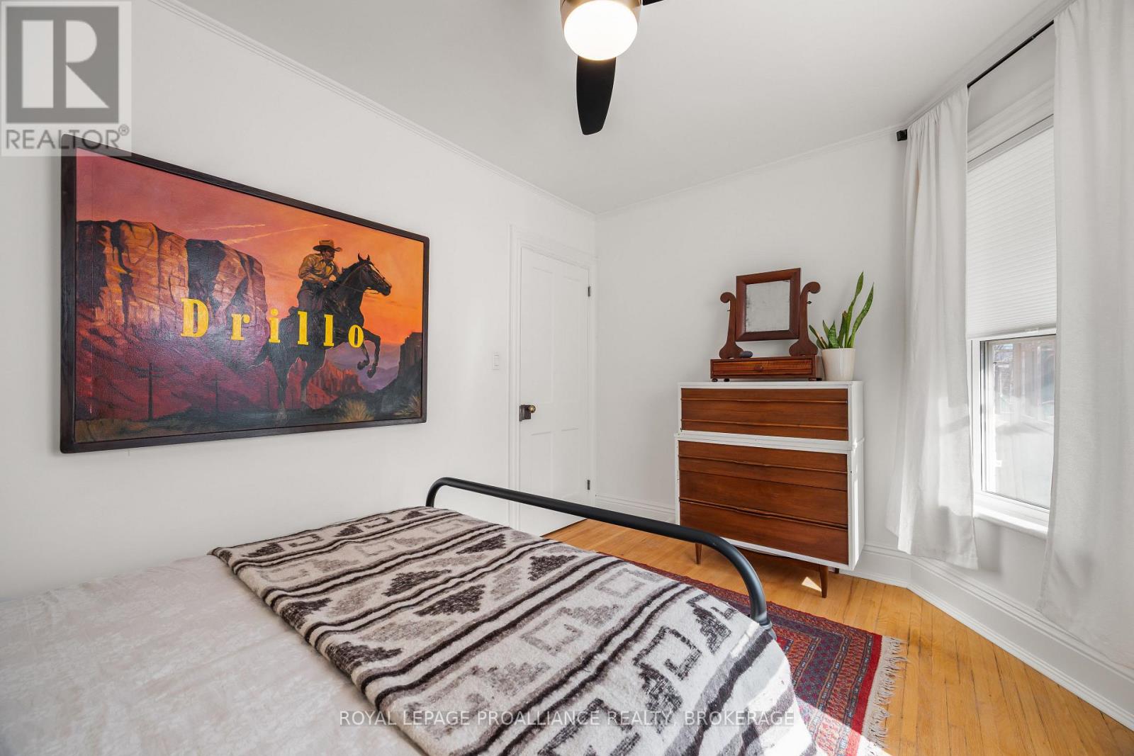 145 CHARLES STREET N - 14