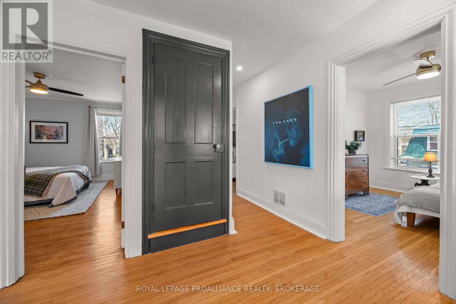 145 CHARLES STREET N - 15