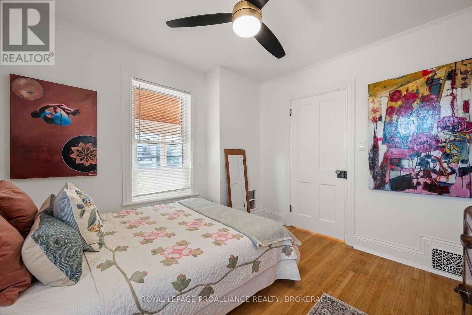 145 CHARLES STREET N - 19