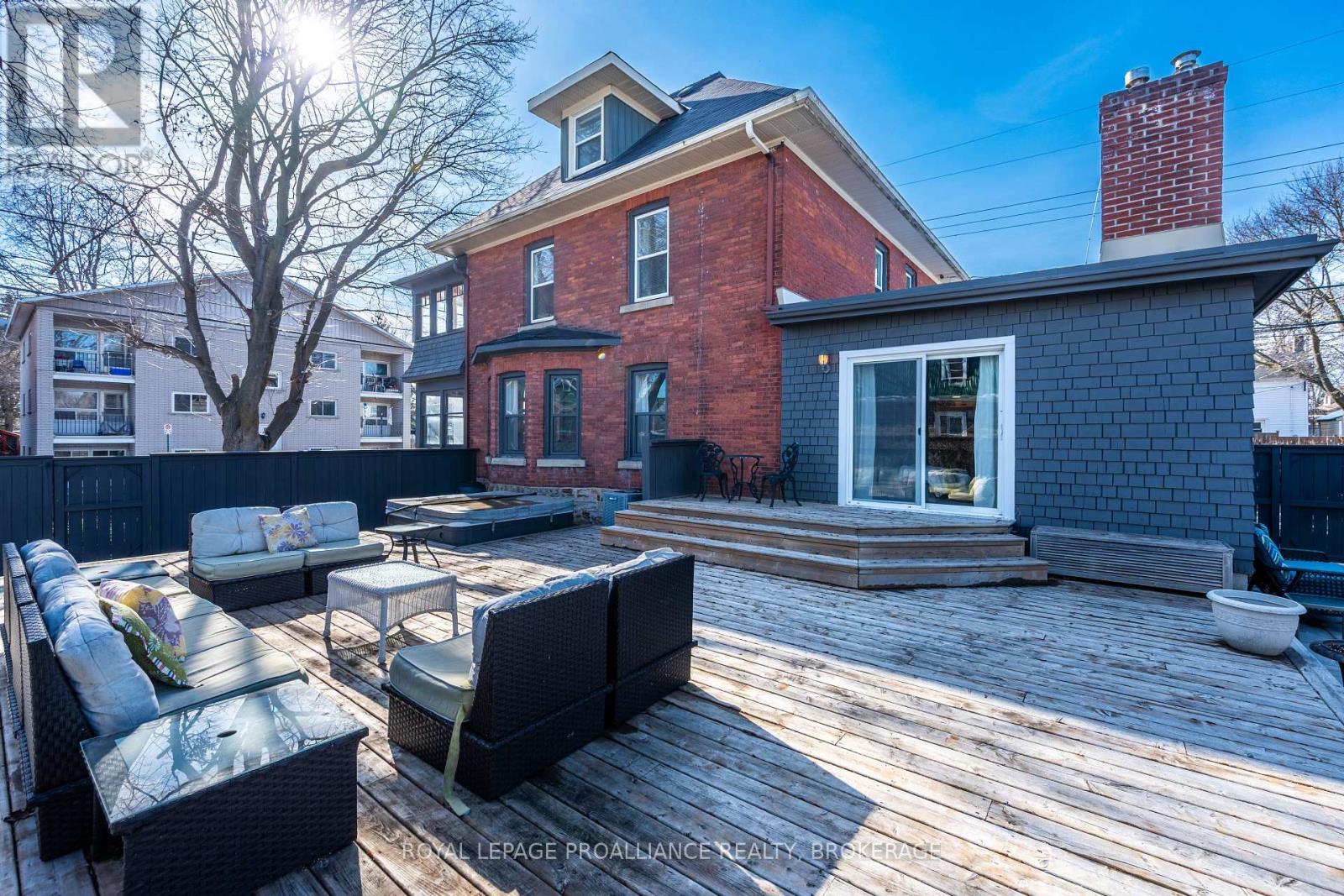 145 CHARLES STREET N - 2