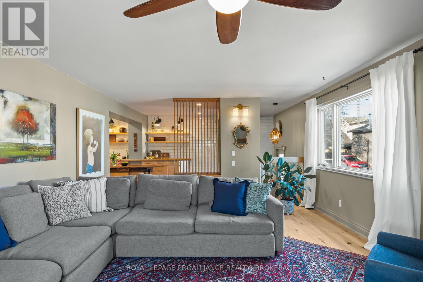 145 CHARLES STREET N - 29